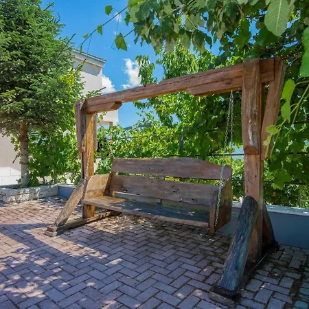 Σπίτι διακοπών Three-bedroom In Zagvozd