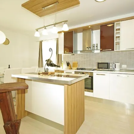 Three-bedroom In * Zagvozd